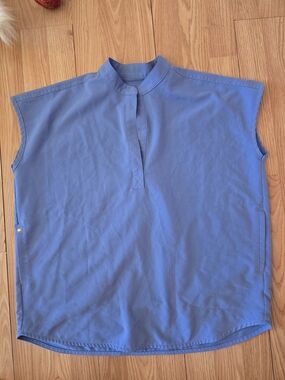 FIGS Technical Collection Blue Scrub Top Short Sleeves, Size S Oversize Woman